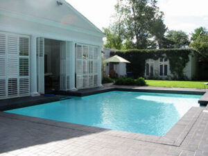 install pool glass partition in dubai